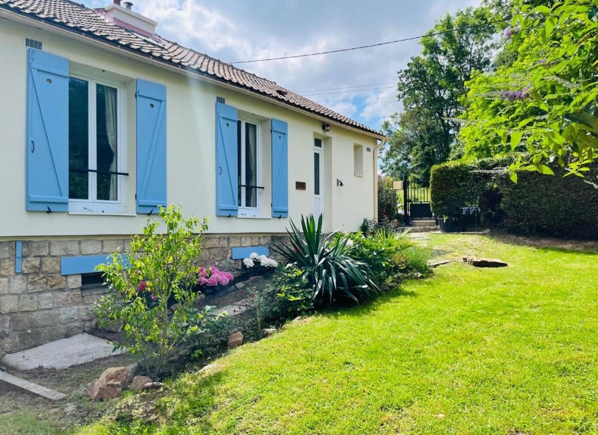Les Volets Bleus Villa Parmain Esterno foto